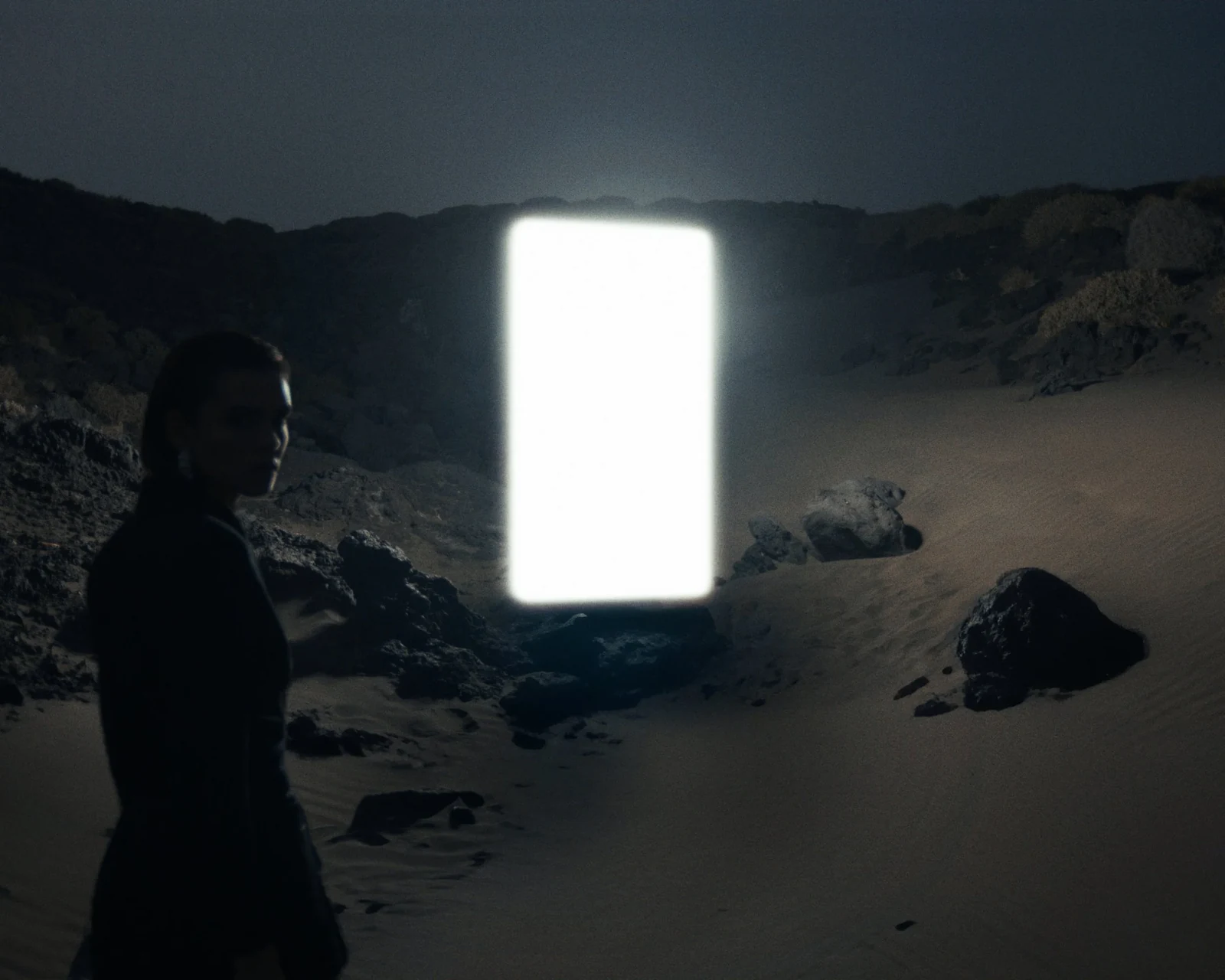 Crossing — still 6
